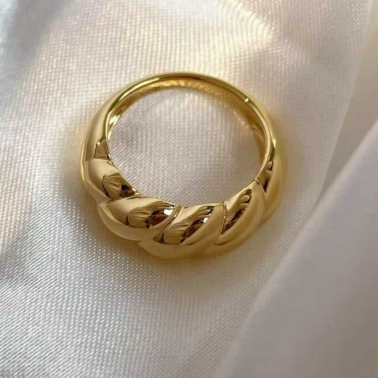 Giovanna Croissant Ring