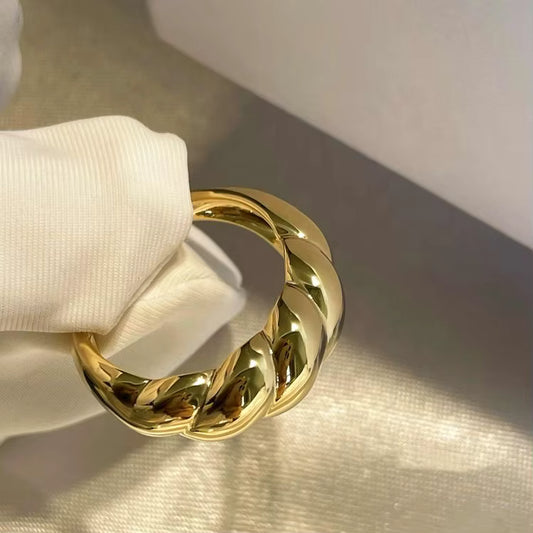 Giovanna Croissant Ring